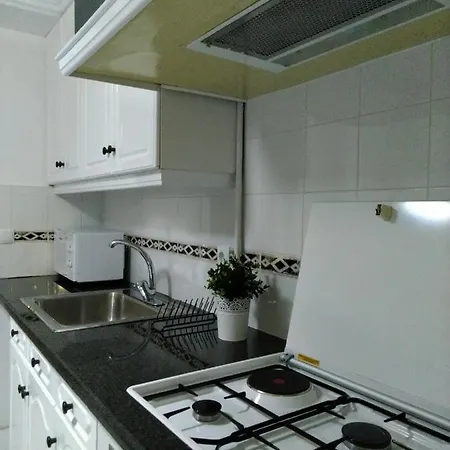 Tomarhousing - Garden Apartment *