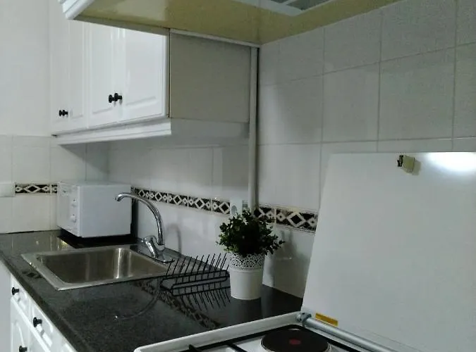 Tomarhousing - Garden Apartament *