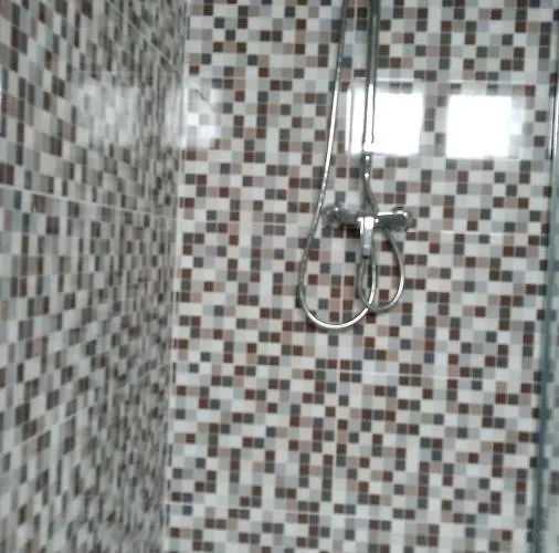 Tomarhousing - Garden Apartament