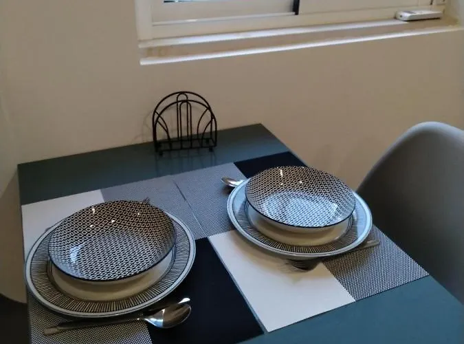 Tomarhousing - Garden 公寓 *